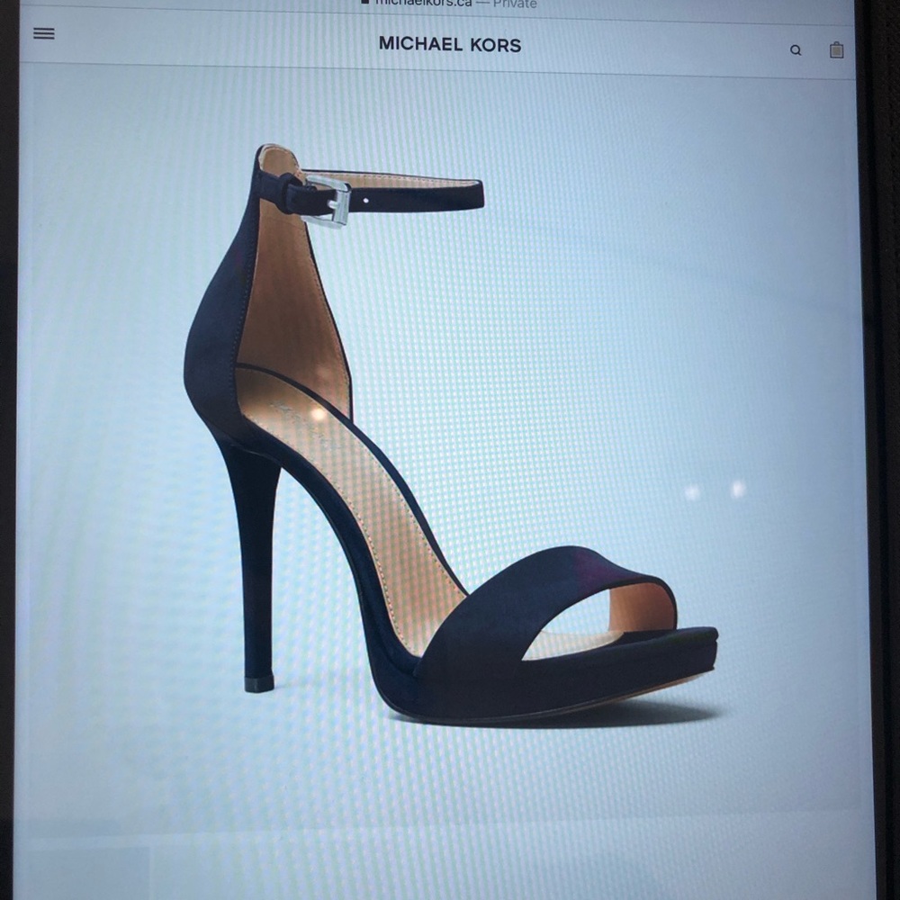 Mk Navy Hutton heels